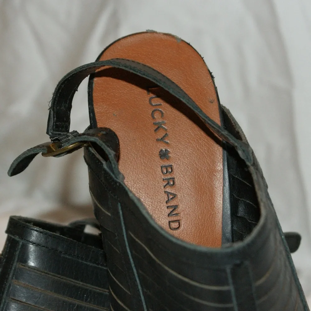 Lucky Brand leather peep toe sling back size 10 or size 40 euro - Picture 3 of 8